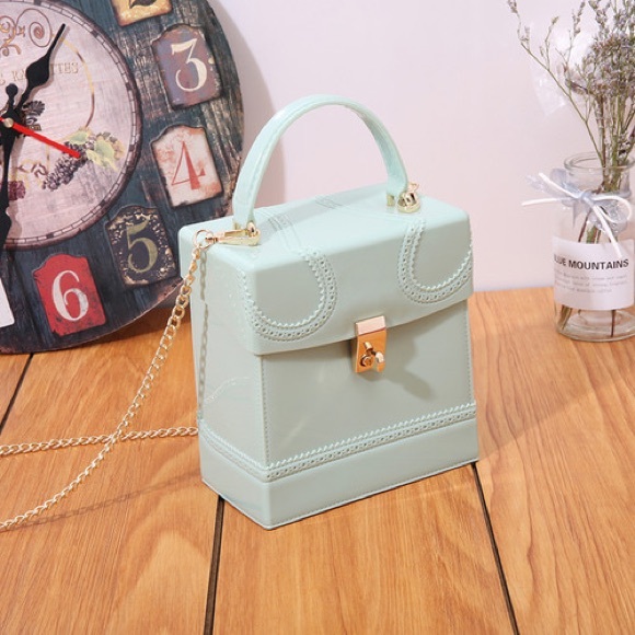 RL - Fun and flirty Light Green Mini Jelly Purse - Picture 1 of 13